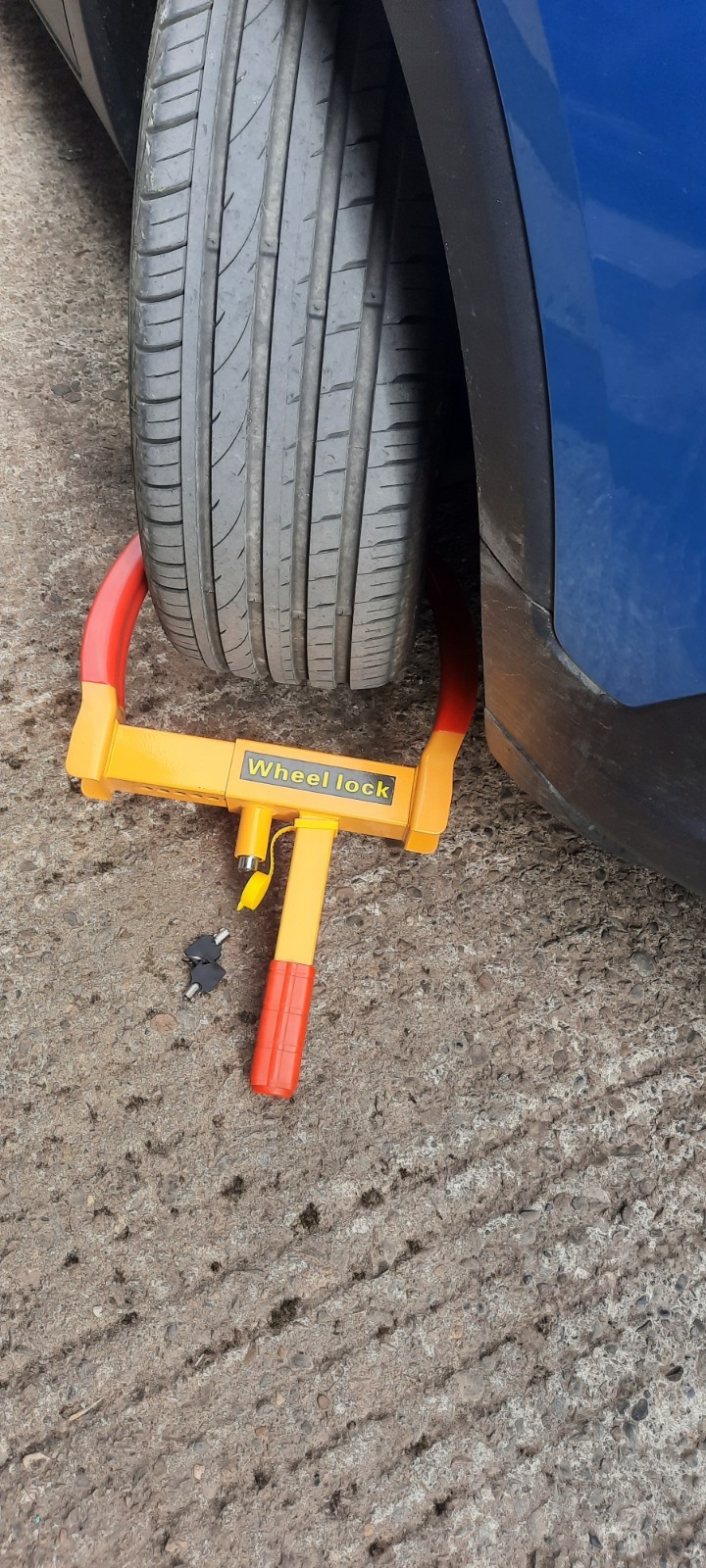 Heavy Duty Clamp. Lock Anti-Theft Key Lock Vehicle  Wheel Security  Van Caravan