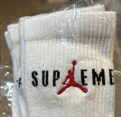 NWT Supreme Jordan Crew Socks White Size Large FREE SHIPPING NWT Supreme Jordan Crew Socks White Size Large FREE SHIPPING