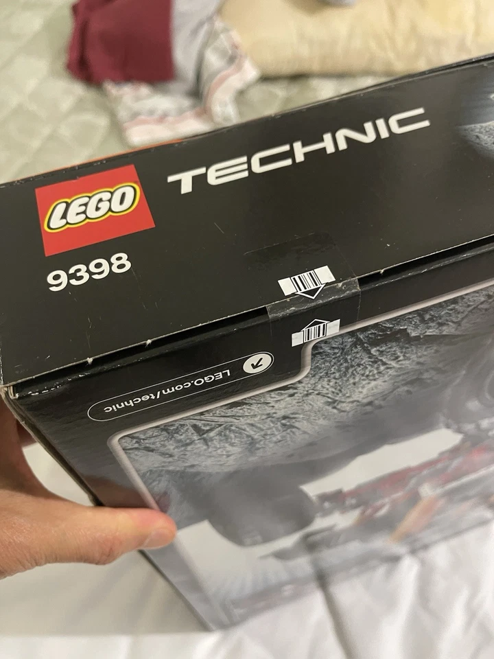 Brand new sealed LEGO TECHNIC 4x4 Crawler 9398 Retired.  - Image 4 of 4