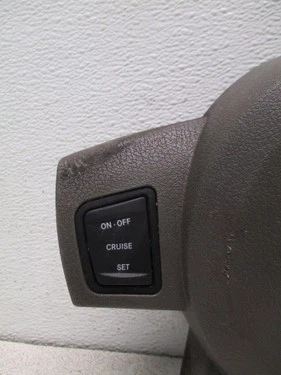 2006 Jeep Commander Driver Wheel Airbag Air Bag OEM LKQ - Image 4 of 4