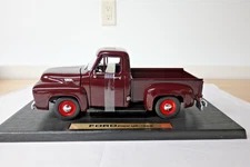 Yat Ming 92148 Burgundy Ford F100 1953 Pickup Road Legends Collection 1:18 Scale