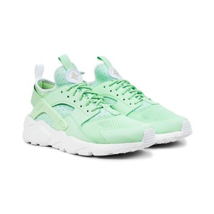 nike huarache mint green