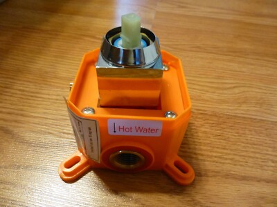 Shower faucet valve system with level Hot/Cold