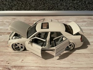 Chrysler 300C Hemi 1/24 Scale Diecast Car | eBay
