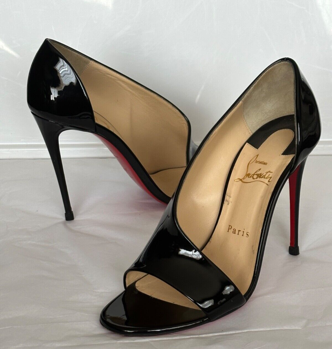 Christian Louboutin ポインテッドトゥ シューズ 37.5 Christian Louboutin Black Patent Leather Decollete 554 70