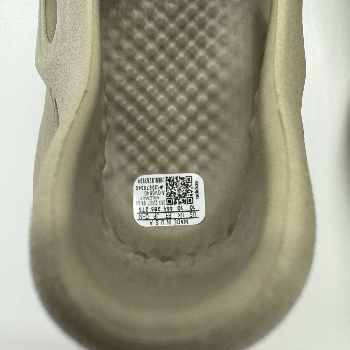 adidas gazelle silver green womens Adidas Yeezy Foam Runner 'Stone Salt'
