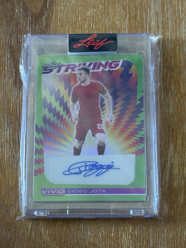 2022 LEAF VIVID SOCCER DIOGO JOTA #3/4 AUTO STRIKING PORTUGAL LIVERPOOL