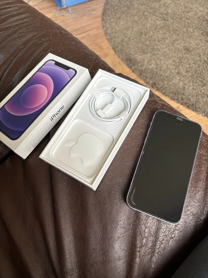 iPhone 12, photo 3 of 5