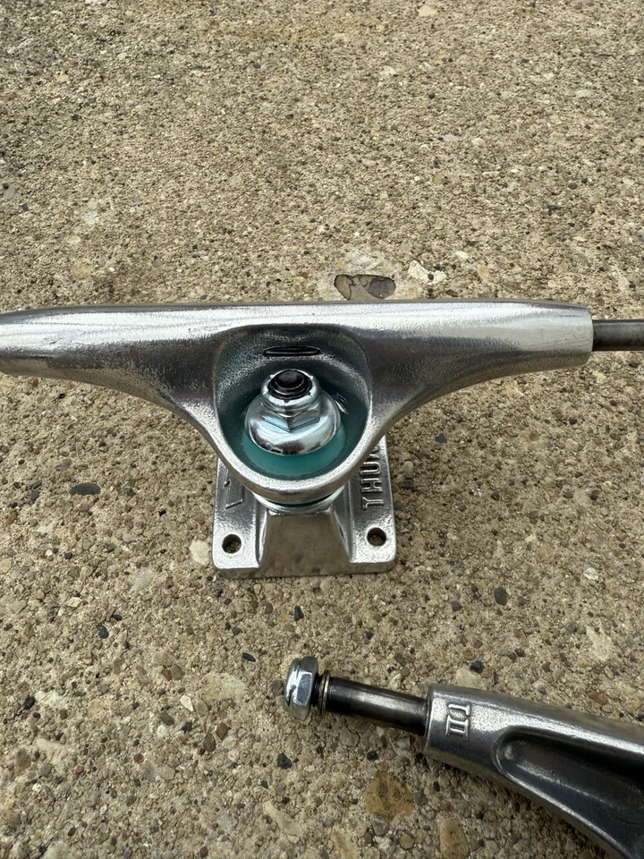 Thunder Trucks T2 148 (8.25) - Image 3 of 3