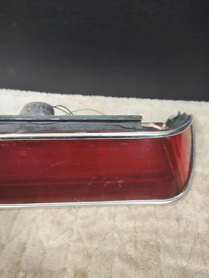 Luz trasera Chevrolet Monza Buick Skyhawk Oldsmobile Starfire 1975-1979 Foto 3 de 4