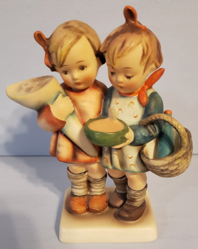 Hummel Goebel Figurine Going To Grandma's 52/0 TMK-2    5 1/2" Tall