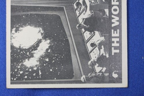 1966 Topps Lost In Space - #1 "The World Waits" - VG/Ex Condition - Picture 3 of 6