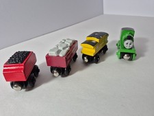 Thomas Tank Engine Percy Wooden Railway Train Lot of 4 Cargo Car Caboose 2000/01