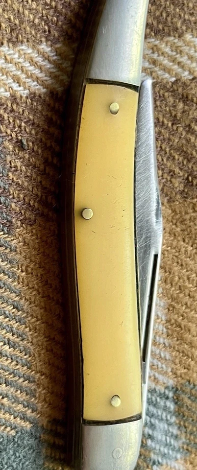 Cuchillo de pesca vintage Ulster mango amarillo 1876-1941 Foto 2 de 4