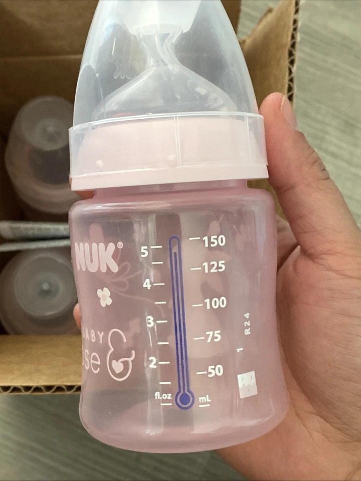 Biberón anticólicos de flujo suave NUK, 5 OZ, paquete de 4, conejo transparente Foto 4 de 4