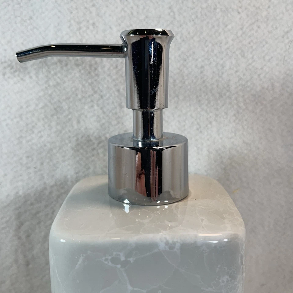 White & Grey Marble Pattern Poly resin Soap/ Lotion Dispenser Silver Metal Pump - Image 3 of 4