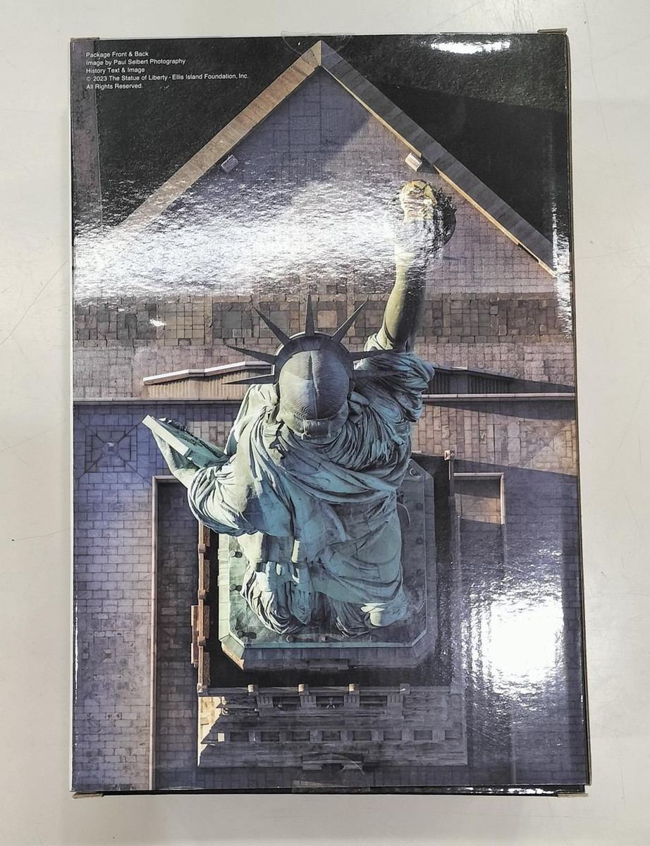 Medicom Toy BE@RBRICK Statue of Liberty 400% & 100% Figure Medicom Toy BE@RBRICK Statue of Liberty 400% & 100% Figure