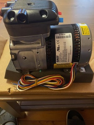 Kompressor Gast 86R142-101-N270X Neu