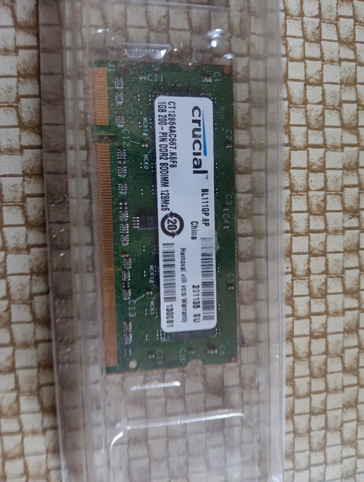 Crucial CT12864AC667  1GB DDR2 Sodimm 128Mx64 Laptop Memory Module - Image 3 of 4