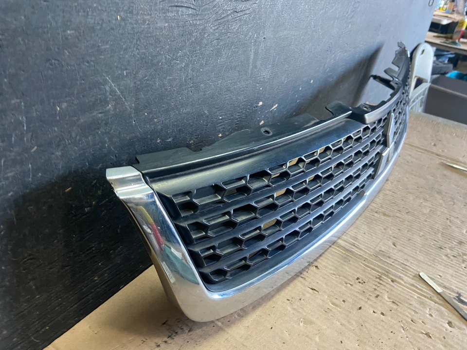 Parrilla superior delantera Mitsubishi Endeavor 2010 2011 p8641 DG Foto 3 de 4