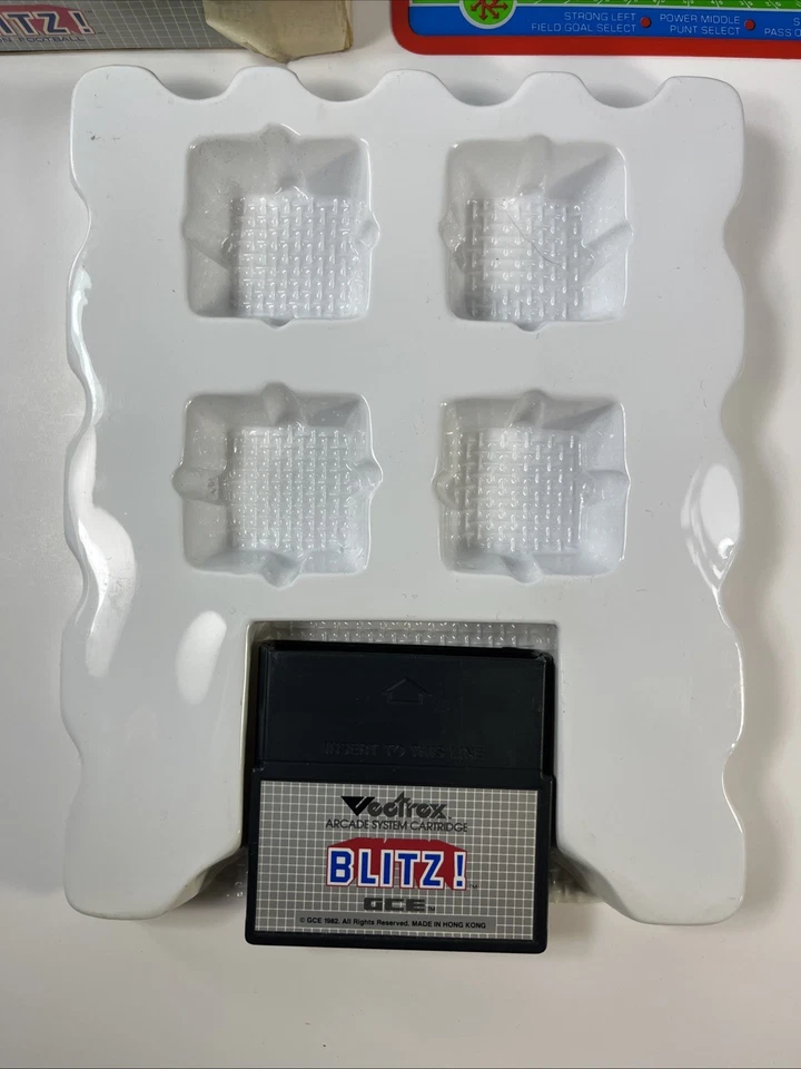 Blitz! Football Vectrex w Box Overlay Tray Cart Tested Works Pls Read no manual - Image 2 of 4