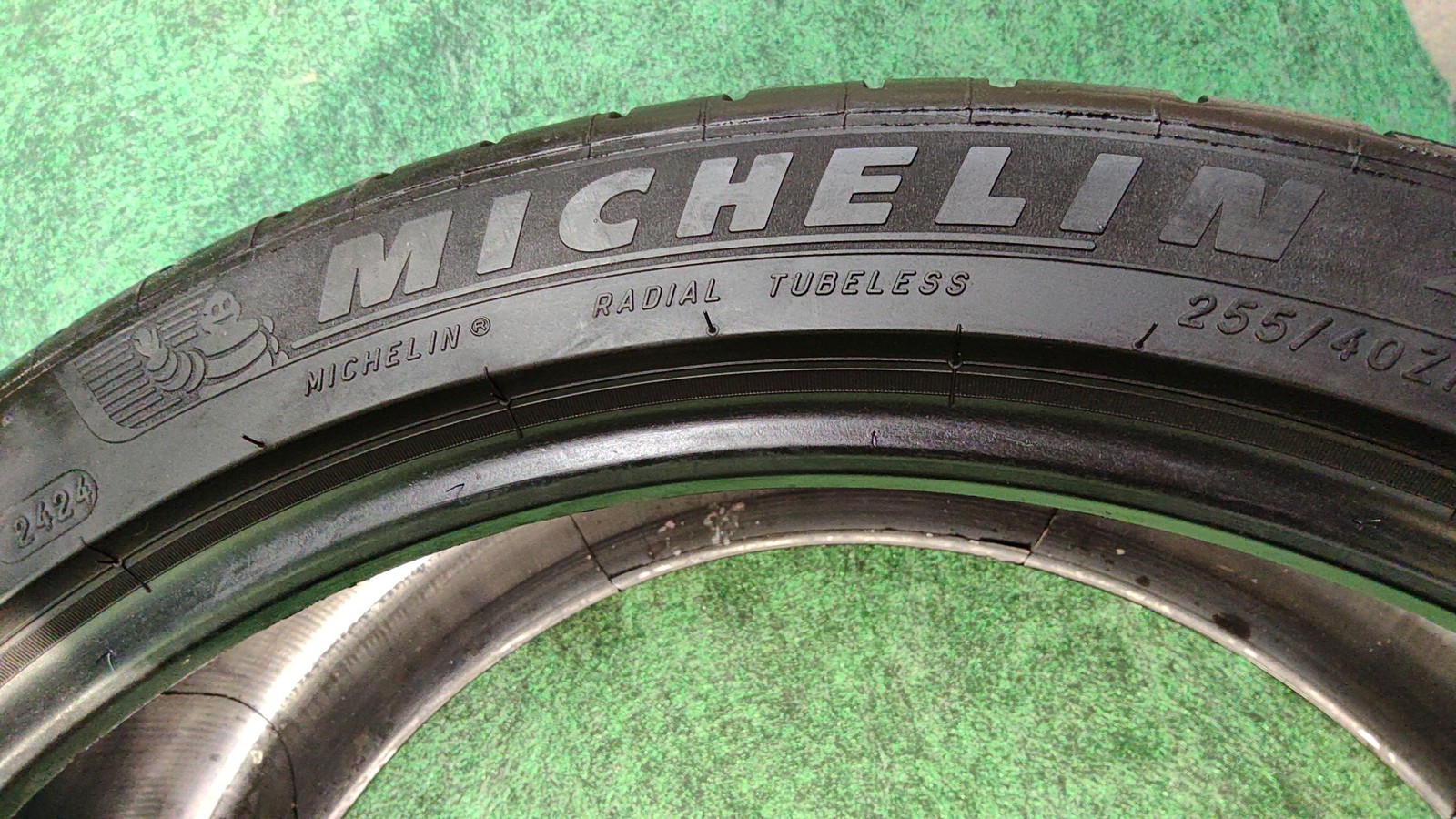 Michelin Pilot Sport All Season 4 Tire 21' 255/40
