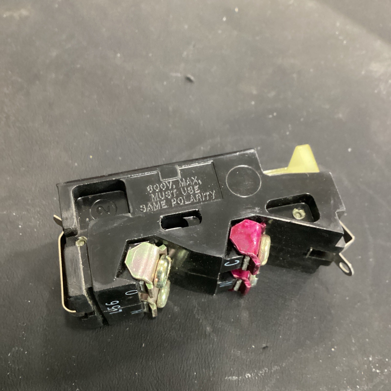 NEW GENUINE WESTINGHOUSE L-56 ELECTRICAL INTERLOCK AUXILLARY CONTACT 1NO-1NC NOS