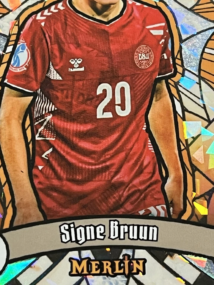 2025 Topps Merlin UEFA Womens EURO - Signe Bruun Renaissance ORANGE #/25 Denmark - Image 2 of 4