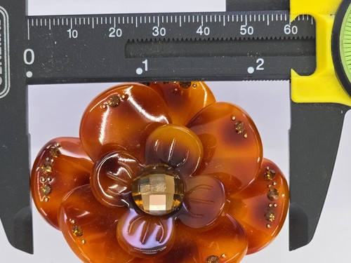 VTG RHINESTONE CRYSTAL JEWELED BROWN CELLULOID ACETATE CAMELLIA FLOWER BROOCH - Picture 5 of 16
