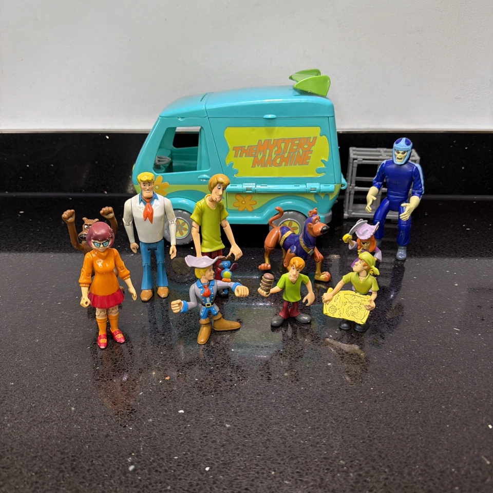 Scooby Doo Mystery Machine Van And Figures Bundle Playset - Image 2 of 4