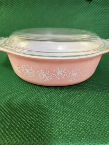 Vintage Pyrex Pink Daisy 043 1.5 QT Baking Dish Oval Casserole 1 1/2 Qt With Lid