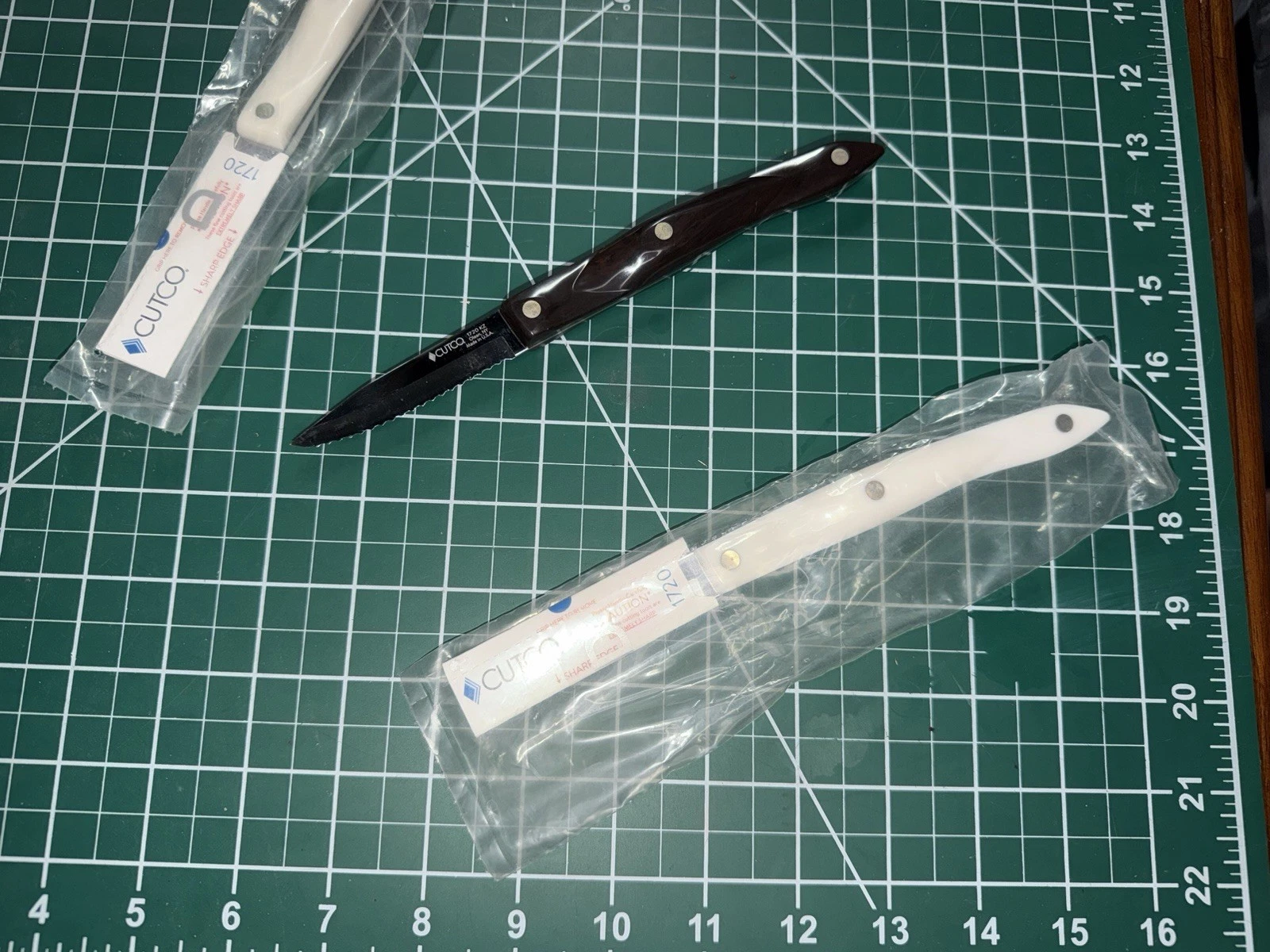 Cutco 2-3/4" Paring Knife (1720DD) Serrated
Opens in a new window or tab