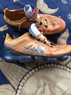 Nike Air VaporMax 2019 Sz 14 AR6631-700 Canyon Gold Terra Oran Fir Met Sil