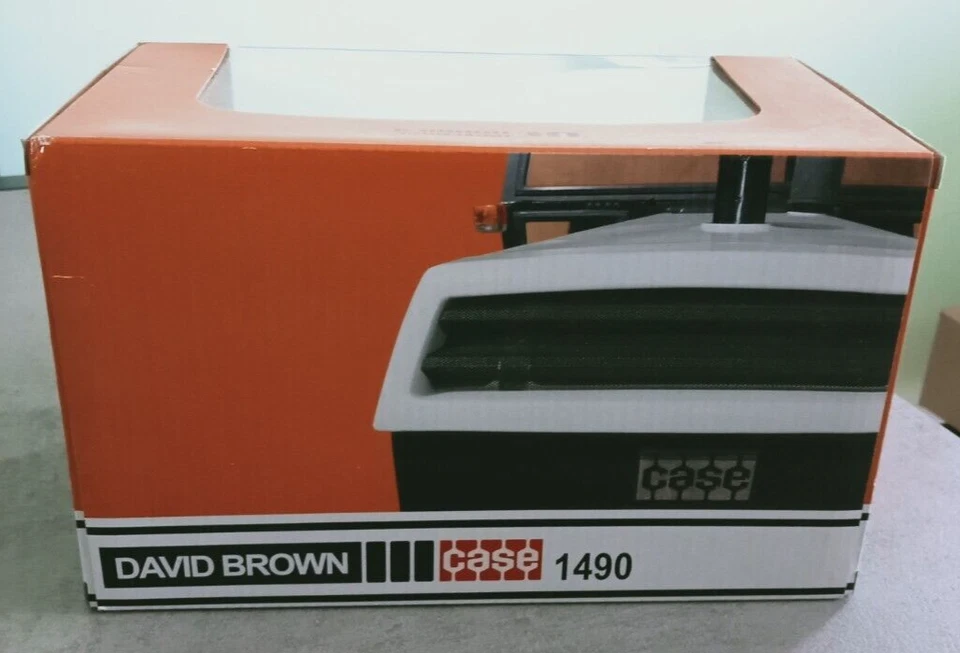 Unversal Hobbies 1:32 - Trattore David Brown/Case 1490 4wd - Immagine 4 di 4