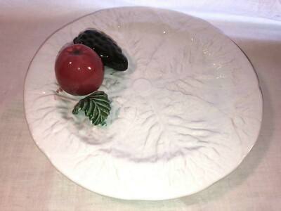 White Cabbage Leaf Plate with Apple & Fig Neto Gomes Portugal 