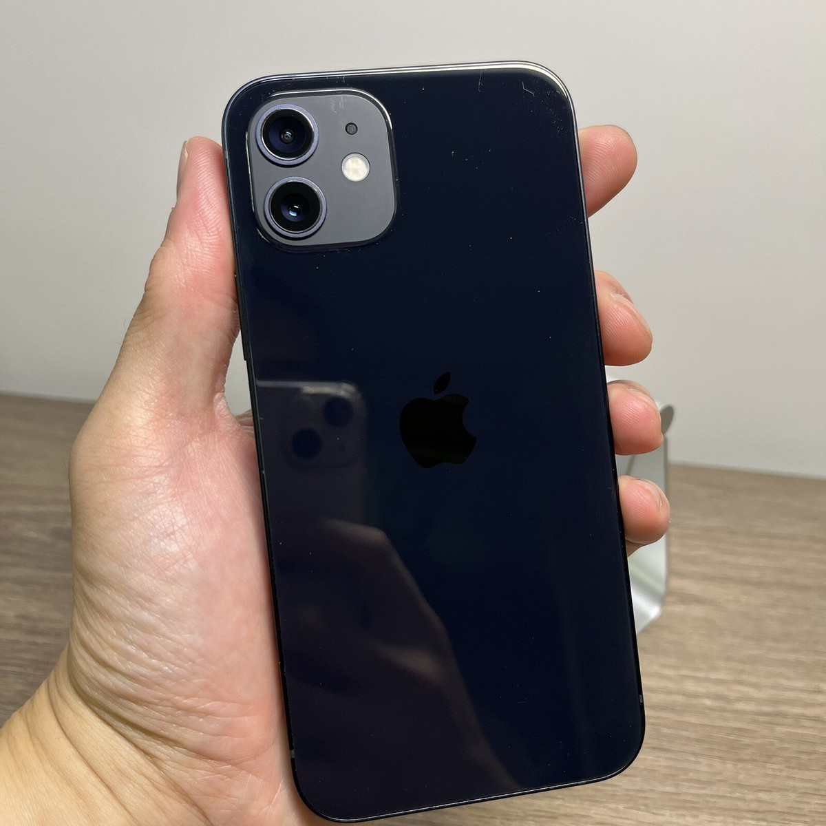 iPhone 12 ミッドナイト 64GB Apple iPhone 12 64GB / 128GB Locked For AT&T ONLY Smartphone