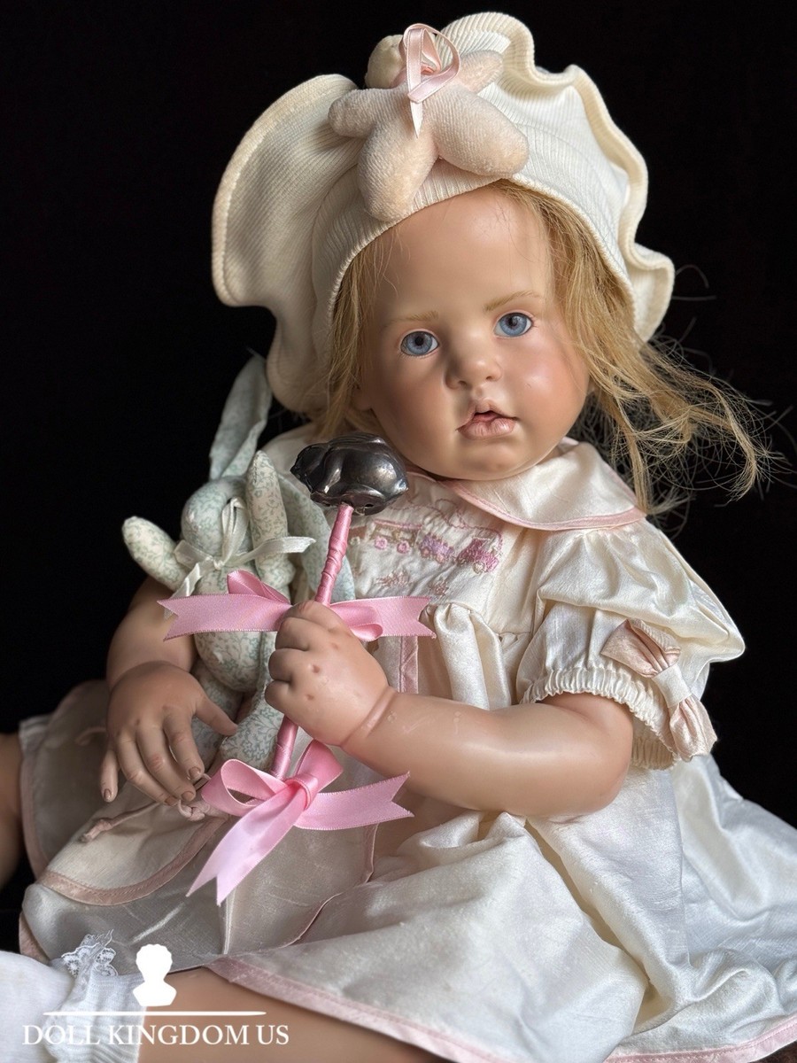 エマノン　ドール German 23” Hildegard Gunzel Wax Over Porcelain Emily Doll in Box