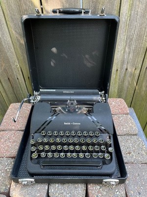 Vintage 1940's Smith Corona Sterling Typewriter manual portable working w. case
