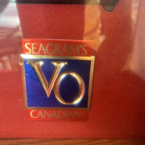 Raro Seagrams 44 CAL Baby Dragoon Revolver 1860 VO Canadian Shadowbox Display - Foto 4 di 6