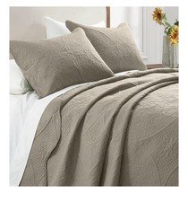 3 Piece Embossed Quilted Bedspread King Size Coverlet Bed Throw Beige Floral New