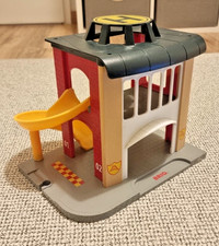 Brio 33833 Feuerwehrwache mit Notrutsche