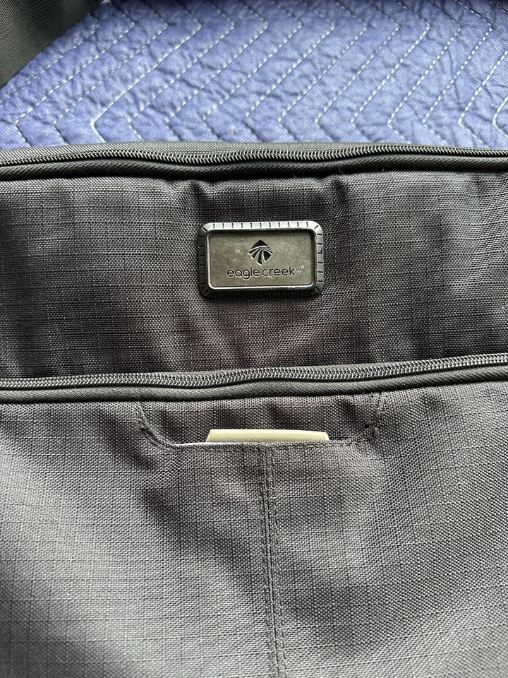 Bolsa de ropa ligera Eagle Creek EC020455 triple plegable Foto 2 de 4