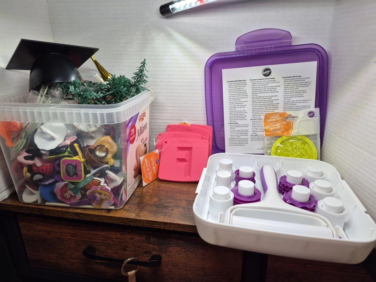 Cake And Cupcake Decorating Supply Lot, Wilton Fondant Ribbon Cutter, Toppers