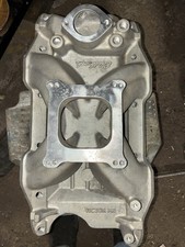 Edelbrock Victor 340 Single Plane Intake + 1”carb Spacer Briefly Used Like New