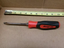 Snap On USA 1/4" x 4" Straight Blade Red Black Comfort Grip Handle No SGD4B