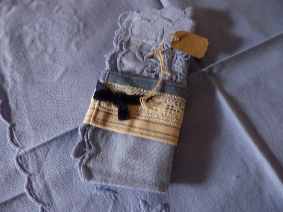 Lot de 4 Serviettes coton teinté bleu avec broderies  - Photo 3/4