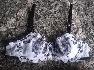 VS wicked unlined embroidered push up bra new 36b white/black velvet trim