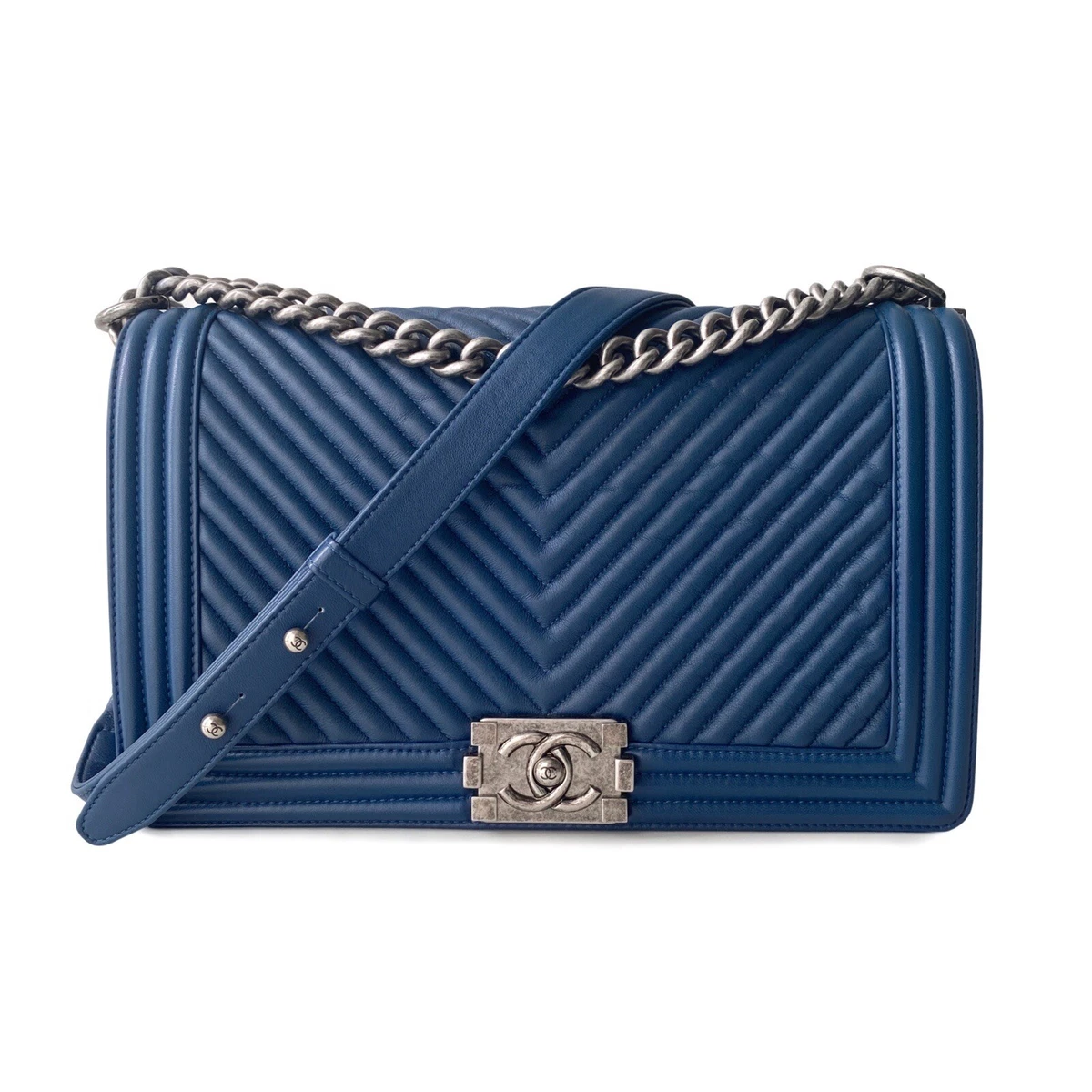 Chanel Blue Chevron Lambskin Boy Bag Medium Q6BFOF1IB7008