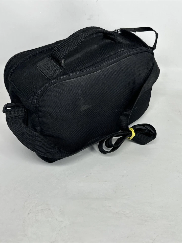 CaseLogic Medium Black Camera Bag Camcorder / Organizer Zipper Case strap - Image 4 of 4