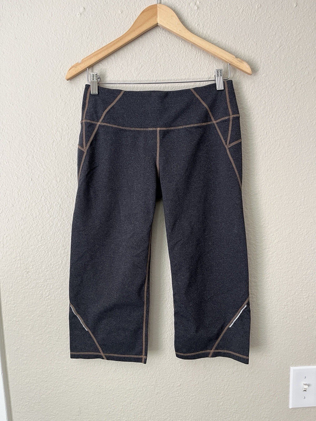 Athleta Static Grey Capri Cropped Wide Leg Legging Women Small Yoga Active